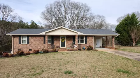 132 Cann Rd, Anderson, SC 29625