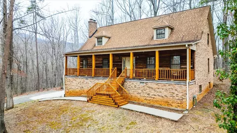 326 Rock Cliffe Trl, Pickens, SC 29671