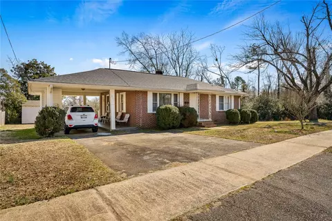 611 S Depot St, Seneca, SC 29678