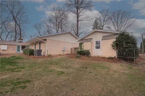 104 Robinall Dr, Easley, SC 29642 photo 4