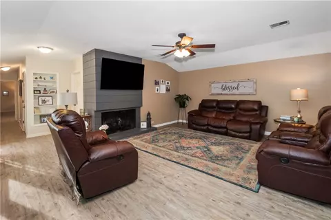 104 Robinall Dr, Easley, SC 29642 photo 16