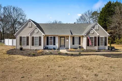 121 Jasmine Ln, Pendleton, SC 29670