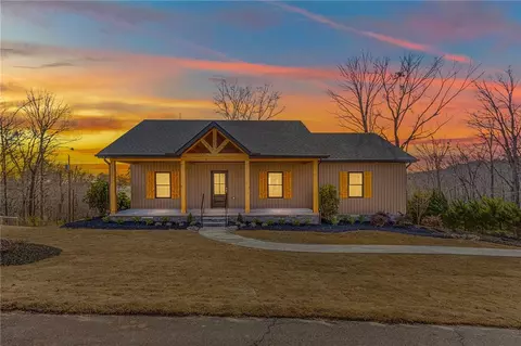 115 Oakdale St, Pickens, SC 29671