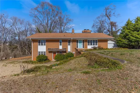 622 Johnson St, Pickens, SC 29671 photo 2