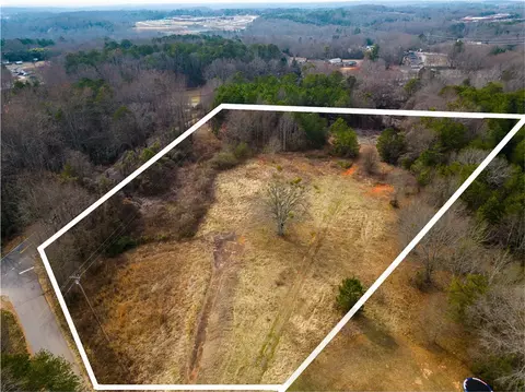 190 Burns Hill St, Liberty, SC 29657