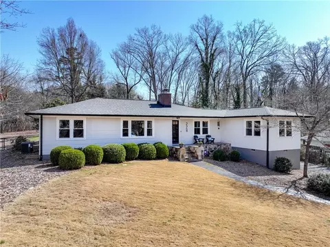 228 Riggs Dr, Clemson, SC 29631