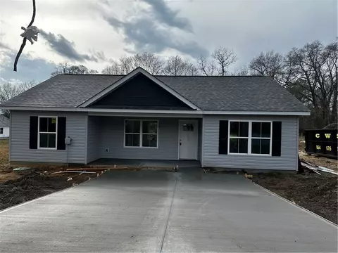 228 S Main St, Honea Path, SC 29654