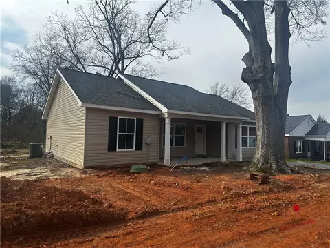 216 S Main St, Honea Path, SC 29654 photo 2