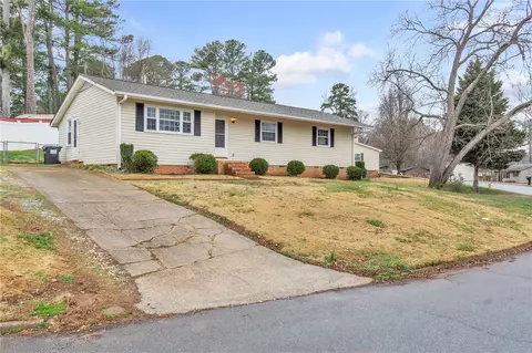 326 Jamestown Rd, Easley, SC 29642