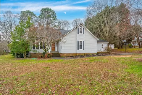 111 Highbourne Ct, Easley, SC 29642