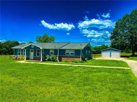 136 W Old Pendleton Rd, Central, SC 29630