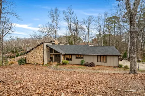 1416 Azure Cove Ct, Seneca, SC 29672