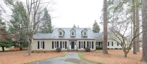 107 Hermitage Mooring Dr, Seneca, SC 29678