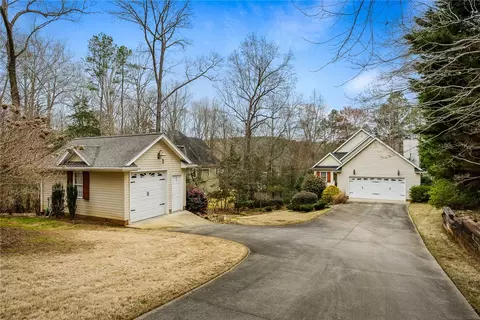 113 Paradise Cir, Townville, SC 29689