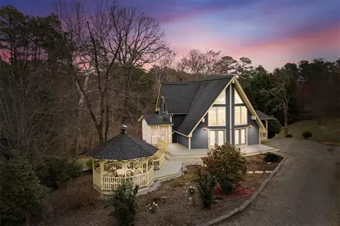 641 Jocassee Lake Rd, Salem, SC 29676