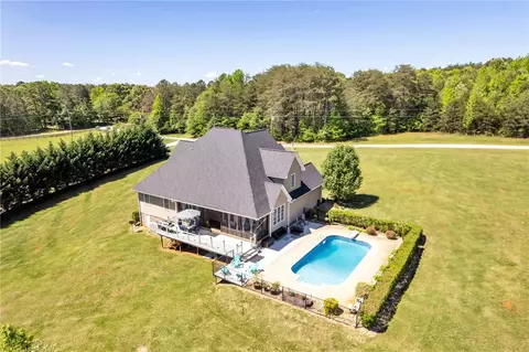 229 Hammett Rd, Wellford, SC 29385