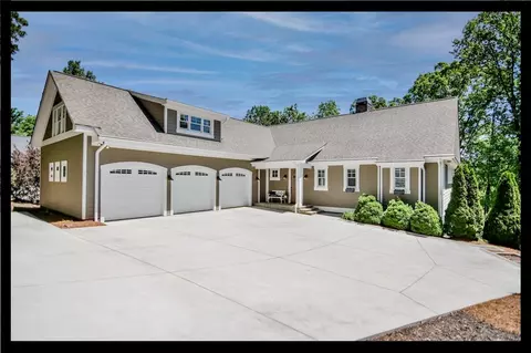 270 Waterstone Dr, West Union, SC 29696