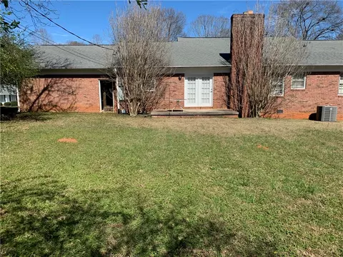 701 Pinewood Dr, Pendleton, SC 29670 photo 5