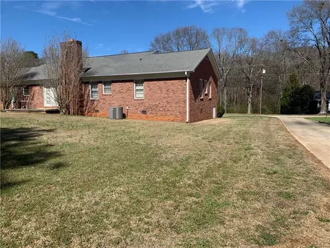 701 Pinewood Dr, Pendleton, SC 29670 photo 6