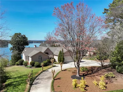 301 Wynswept Pt, Seneca, SC 29672
