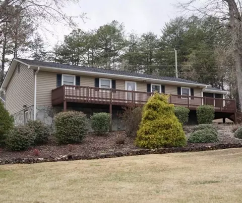 13 Phillips Dr, Travelers Rest, SC 29690