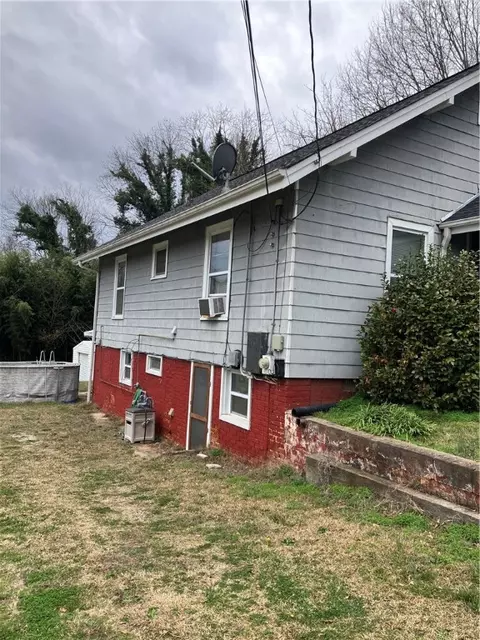 208 S 2nd St, Easley, SC 29640 photo 14