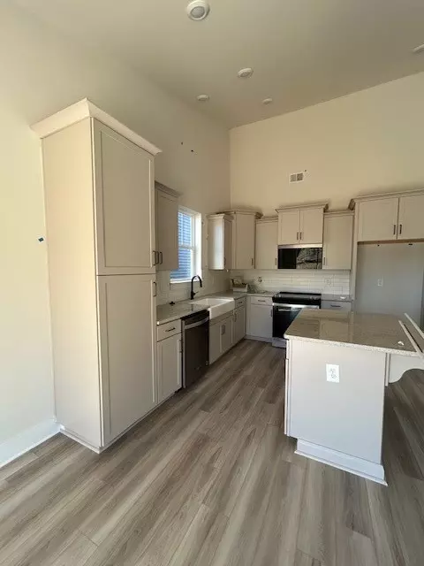 208 Benjamin Dr, Easley, SC 29642 photo 4