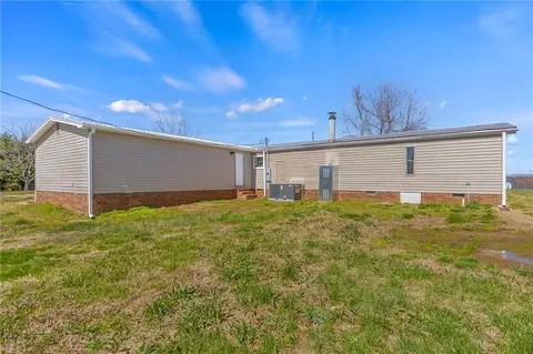 832 N Old Pendleton Rd, Liberty, SC 29657 photo 32