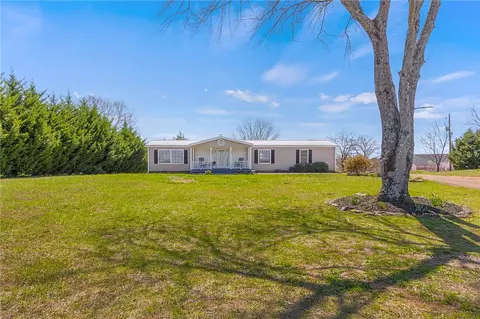 832 N Old Pendleton Rd, Liberty, SC 29657 photo 4