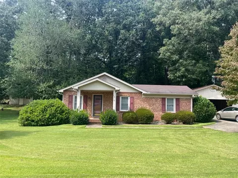 1401 N Catherine St, Walhalla, SC 29691