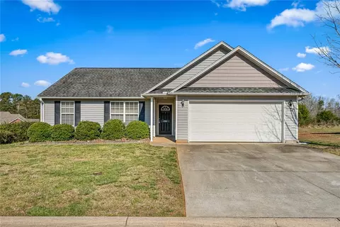 606 Barn Swallow Dr, Simpsonville, SC 29680