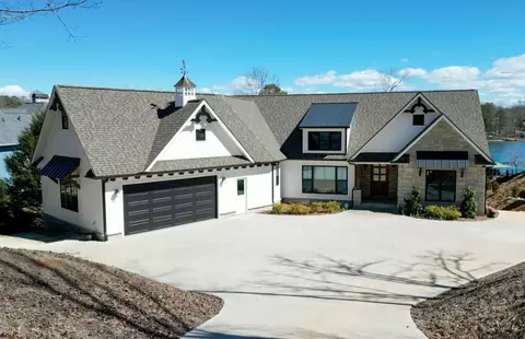 359 Stardust Ln, Seneca, SC 29672