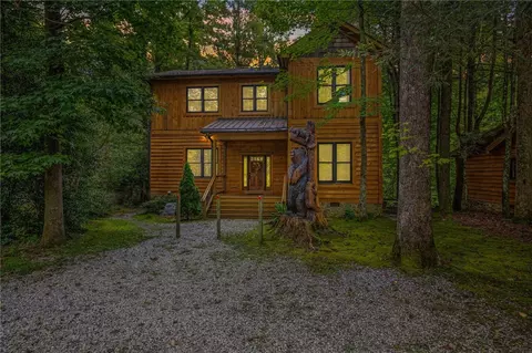18 Pipe Line Ln, Cleveland, SC 29635