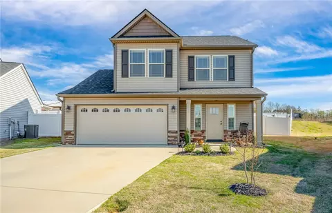 643 Spartan Commodor Ln, Inman, SC 29349