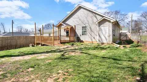140 Spring St, Greer, SC 29650 photo 31