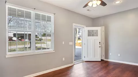 140 Spring St, Greer, SC 29650 photo 5