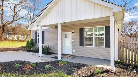 140 Spring St, Greer, SC 29650 photo 2