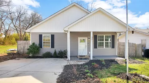 140 Spring St, Greer, SC 29650