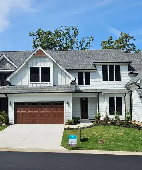 305 Breakwater Ln, Seneca, SC 29678
