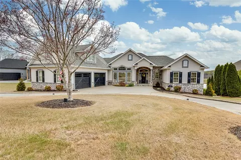 512 Dye Dr, Seneca, SC 29678