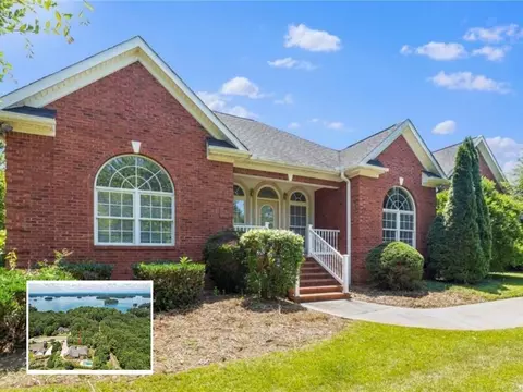 105 S Port Dr, Seneca, SC 29672