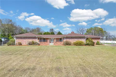 504 Rampey St, Easley, SC 29640