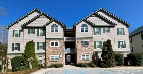 121 Kings Pointe Pointe #121, Seneca, SC 29678 photo 2
