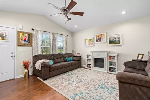 208 S Spring St, Walhalla, SC 29691 photo 8
