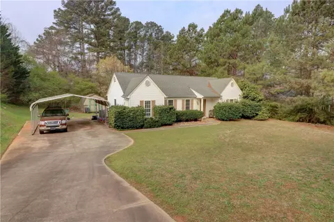 558 Fernwood Dr, Seneca, SC 29678