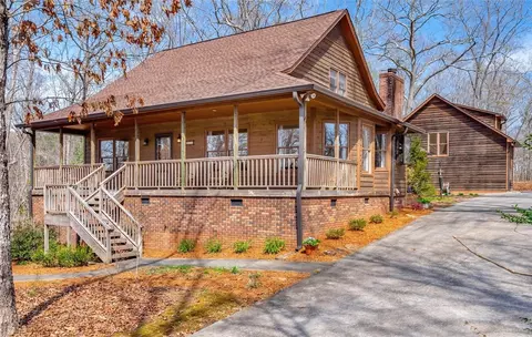 318 Todds Creek Rd, Central, SC 29630