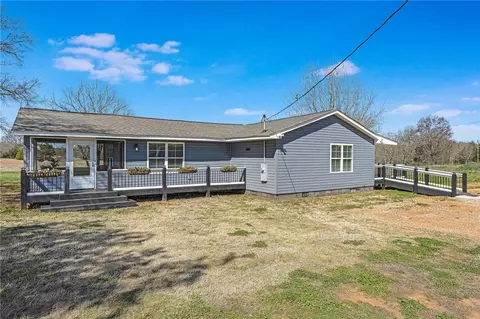 3639 Parkertown Rd, Lavonia, GA 30553