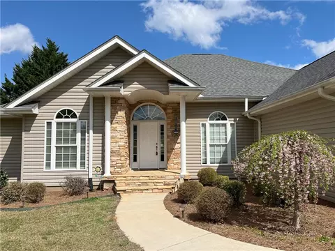 1321 Falcons Dr, Walhalla, SC 29691