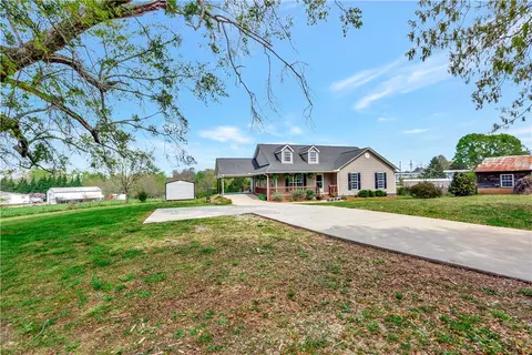 689 Sitton Mill Rd, Seneca, SC 29678