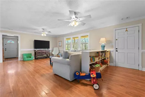104 Colonial Dr, Pelzer, SC 29669 photo 5